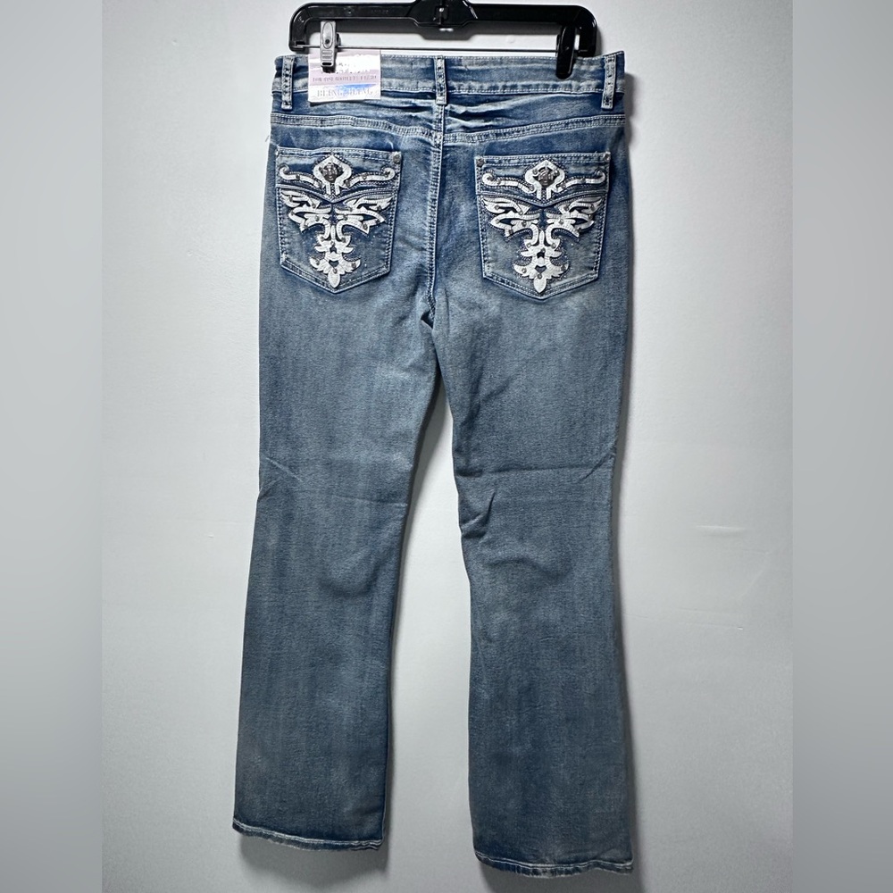 Embroidered Back-Pocket Boot Cut Jeans - Light Blue